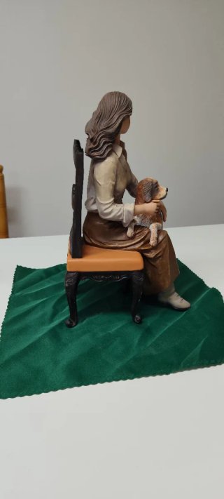 Escultura Elisa / Nadal