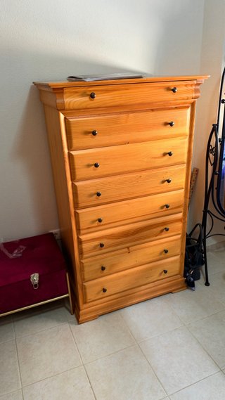 Cómoda de madera con 9 cajones
