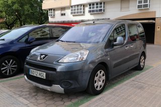 Peugeot Partner 2009 adaptada silla de ruedas