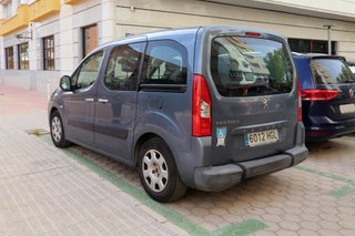 Peugeot Partner 2009 adaptada silla de ruedas