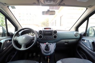 Peugeot Partner 2009 adaptada silla de ruedas