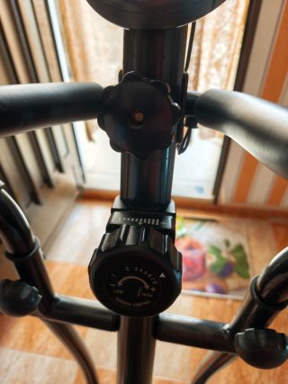 Bicicleta Elíptica Negra y Roja