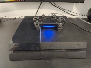 PS4 FAT - Nueva con mando