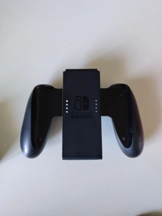 Nintendo Switch V2 con accesorios