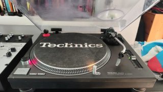 Technics SL-1210 MK2
