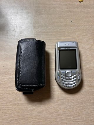 Móvil Nokia Antiguo Plateado