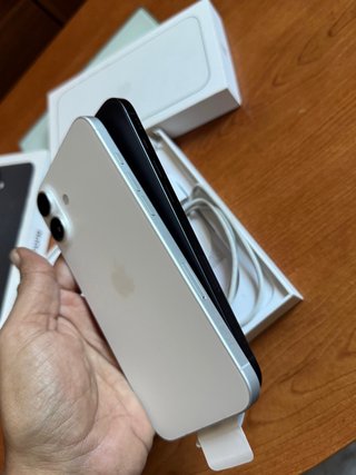 iPhone 16 Plus 256Gb Negro y Blanco