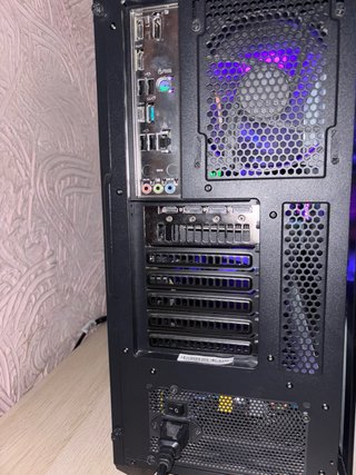 PC GAMING (NVIDIA GeForce RTX3050) + MONITOR 165hz