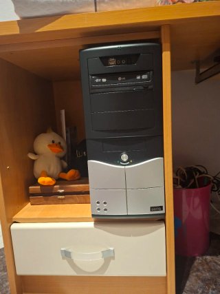 Torre de Ordenador BenQ