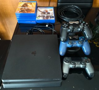 PS4 Slim 3 Mandos y Cargador