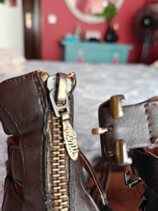 Sandalias Mustang con Tachuelas Talla 38