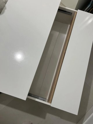 Mesa de centro blanca y madera