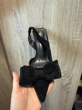 Zapatos negros tacón bajo un solo uso