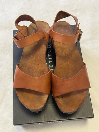 Camila's Sandalias Cuña Marrones