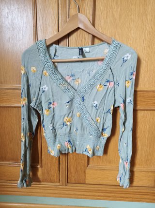 Blusa H&M floral manga larga talla 34