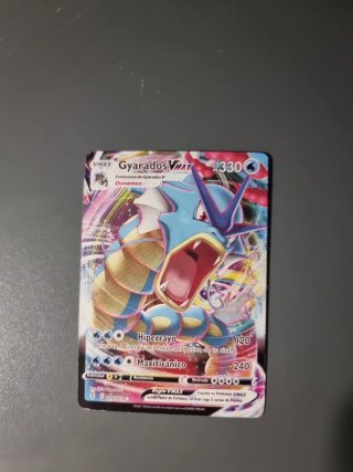 Carta Pokémon Gyarados VMAX 330 PS