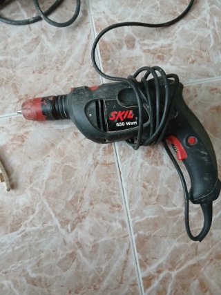 Taladro percutor SKIL 650 Watt