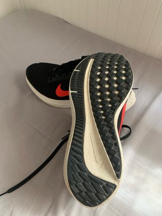 Nike Winflo 10 Zapatillas Running Negras y rojas