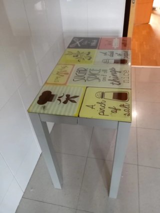 Mesa de Cocina con Sobre de Cristal