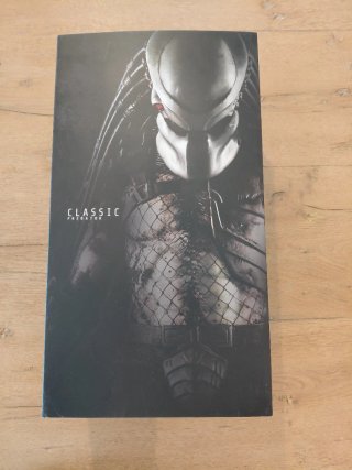 Hot Toys Predator MMS162 1/6 scale predators