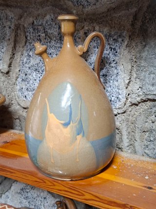 Botijo de cerámica decorativo
