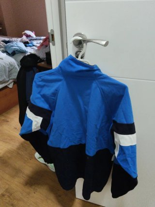 Chándal azul y negro
