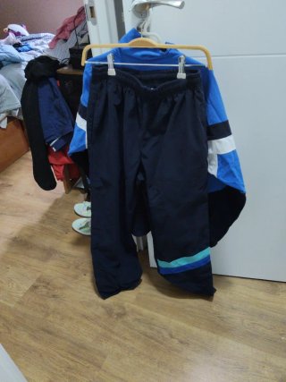 Chándal azul y negro