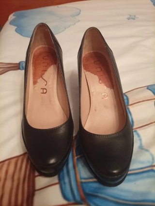 Zapatos de tacón Unisa negros