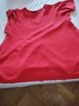 Blusa roja con textura