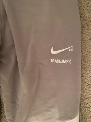 Conjunto deportivo gris talla S
