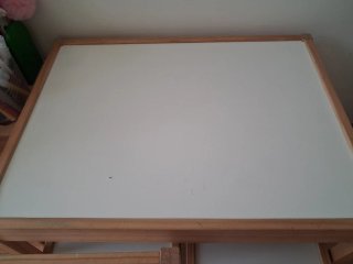Mesa y 2 sillas infantiles
