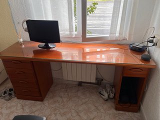 Mesa escritorio madera con cristal