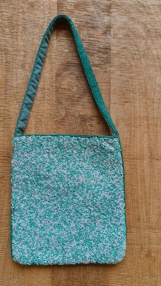 Bolso de mano de abalorios Zara