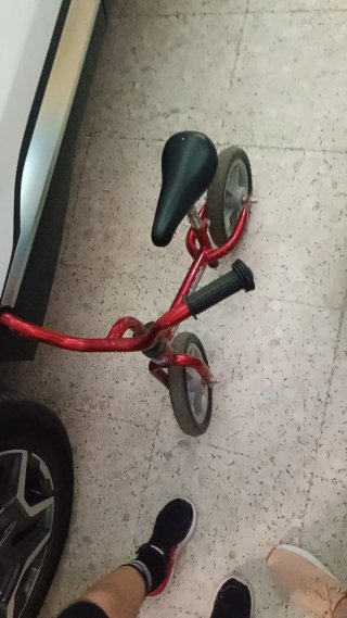 Bicicleta de Equilibrio Chicco Roja