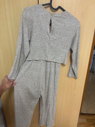 Mono de niña beige, talla 8