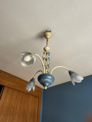 Lámpara de techo con diseño floral