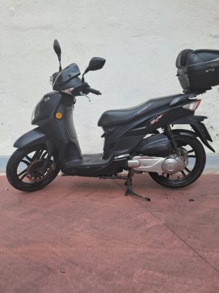 SYM Symphony SR 125 Negra