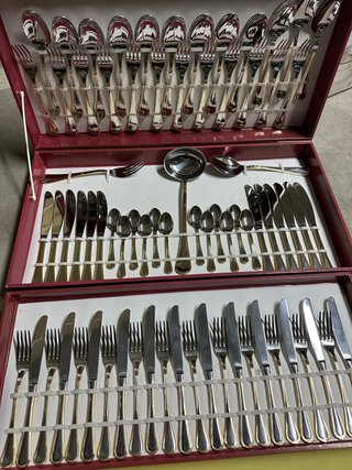 Set di posate in acciaio inox con baule