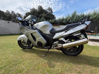 Honda CBR 1100XX Super Blackbird Plata