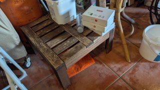 Mesita auxiliar de madera maciza