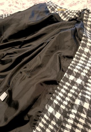 Abrigo Estampado Blanco y Negro Talla 44