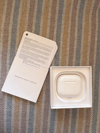 Apple AirPods 4 con Cancelación de Ruido