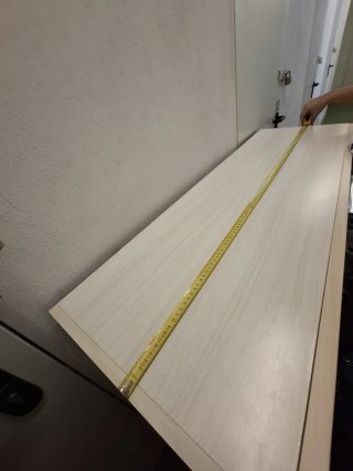 Mueble de madera como beig