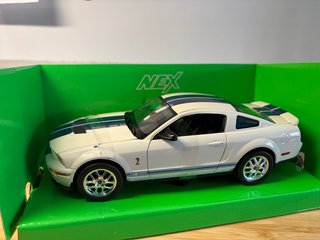 Shelby Cobra GT 500 Welly 1:24