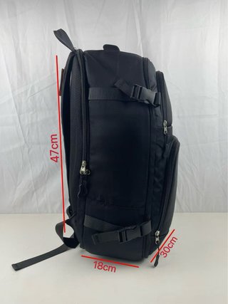 Mochila de Viaje Negra con Apertura Tipo Maleta –