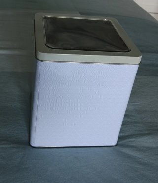 Caja Metálica con Tapa Transparente.