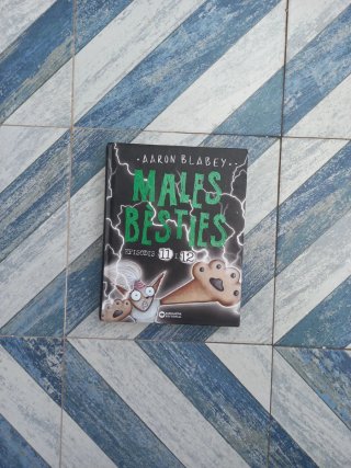 Libros Males Besties 7-12