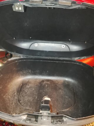 Cajón de moto SHAD para dos cascos