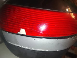 Cajón de moto SHAD para dos cascos