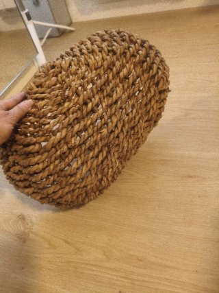Cesta de mimbre artesanal